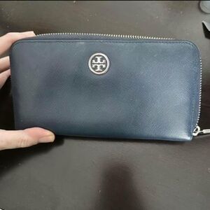 Navy Tory Burch wallet